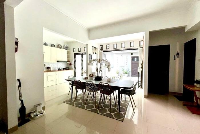 For Sale! Luxury House LT 240m2 Desain Modern di Bintaro For Sale! Luxury House LT 240m2 Desain Modern di Bintaro