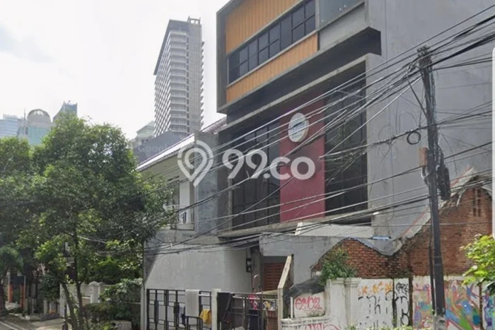 Unit Komersial Dijual di Jakarta Pusat LT 150m2 & LB 400m2 Unit Komersial Dijual di Jakarta Pusat LT 150m2 & LB 400m2