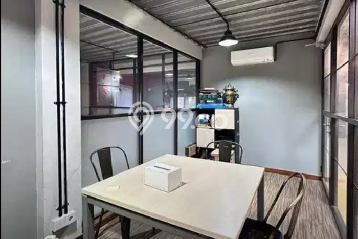 Unit Komersial Dijual di Jakarta Pusat LT 150m2 & LB 400m2 Unit Komersial Dijual di Jakarta Pusat LT 150m2 & LB 400m2