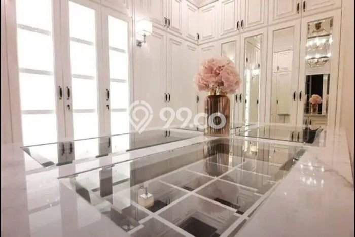 For Sale Rumah Mewah Exclusive di Menteng, Jakarta Pusat For Sale Rumah Mewah Exclusive di Menteng, Jakarta Pusat