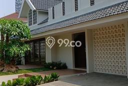 NEW LISTING! Rumah Strategis di Simprug, Luas 641m² Bangunan 581m² NEW LISTING! Rumah Strategis di Simprug, Luas 641m² Bangunan 581m²
