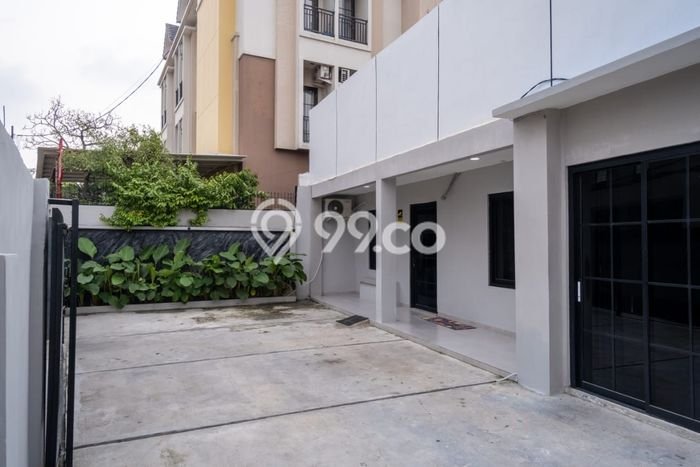 Unit Komersial Dijual di Mampang Prapatan Jakarta Selatan Luas Tanah 400m2, Luas Bangunan 375m2 Unit Komersial Dijual di Mampang Prapatan Jakarta Selatan Luas Tanah 400m2, Luas Bangunan 375m2
