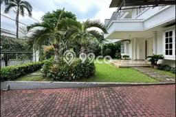 Rumah Elit Modern Tanpa Renovasi di Simprug Jakarta Selatan Rumah Elit Modern Tanpa Renovasi di Simprug Jakarta Selatan