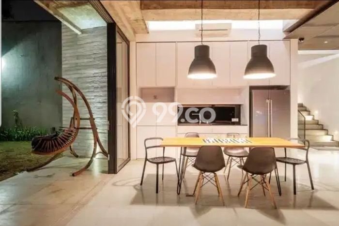 Hunian Eksklusif Dijual LT 320m2 di Pesanggrahan, Jakarta Selatan Hunian Eksklusif Dijual LT 320m2 di Pesanggrahan, Jakarta Selatan