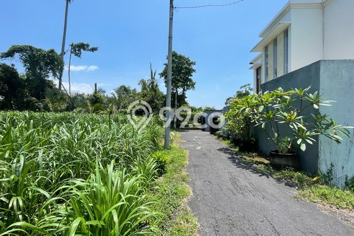 Tanah Dijual Lokasi Strategis di Gianyar dengan Luas 1800m2 Tanah Dijual Lokasi Strategis di Gianyar dengan Luas 1800m2