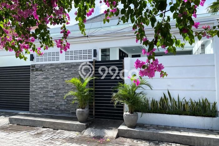 Kesempatan Langka! Vila Kawasan , Area 150m2m², Area Prospektif dengan potensi meningkat Kesempatan Langka! Vila Kawasan , Area 150m2m², Area Prospektif dengan potensi meningkat