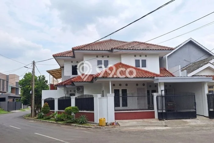 Rumah Sewa Tangerang Selatan LT 135m2 LB 200m2 Area Bintaro Rumah Sewa Tangerang Selatan LT 135m2 LB 200m2 Area Bintaro