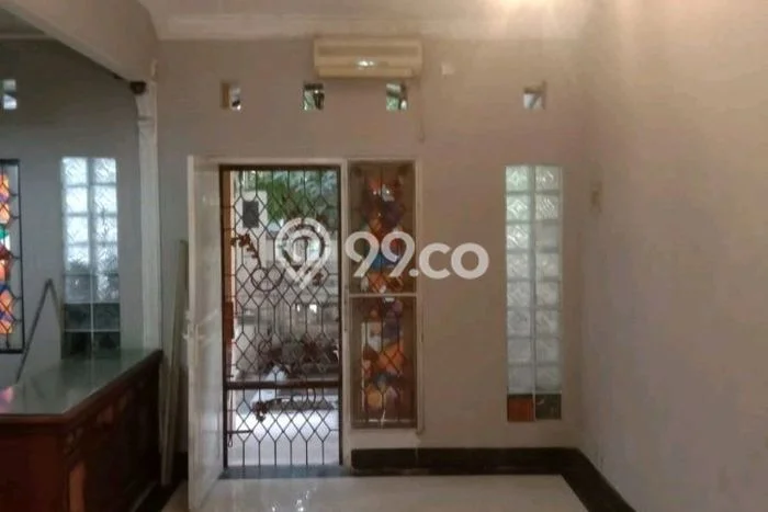 Lokasi terbaik! Rumah siap huni disewakan di Cipondoh LB 90m2 Lokasi terbaik! Rumah siap huni disewakan di Cipondoh LB 90m2