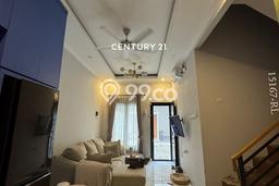 For Sale Rumah 3 Kamar Lokasi Ideal Bagus dan Strategis di Cilandak For Sale Rumah 3 Kamar Lokasi Ideal Bagus dan Strategis di Cilandak