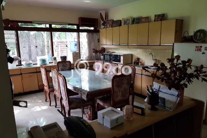 Siap Huni Rumah Mewah 5 Kamar di Pancoran Dekat ke Mana Pun Siap Huni Rumah Mewah 5 Kamar di Pancoran Dekat ke Mana Pun