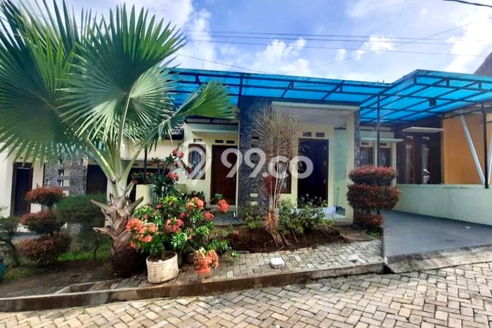 Rumah Asri di Batu, Malang, Luas 120m2m² Bangunan 100m2m² Rumah Asri di Batu, Malang, Luas 120m2m² Bangunan 100m2m²