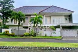 Rumah Mewah LB 425m2 Siap Huni Desain Elegan di Dieng, Malang Rumah Mewah LB 425m2 Siap Huni Desain Elegan di Dieng, Malang