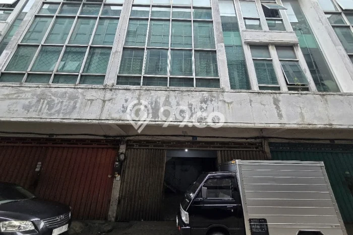 Unit Komersial Disewakan di Surabaya Area Strategis Harga Kompetitif Unit Komersial Disewakan di Surabaya Area Strategis Harga Kompetitif
