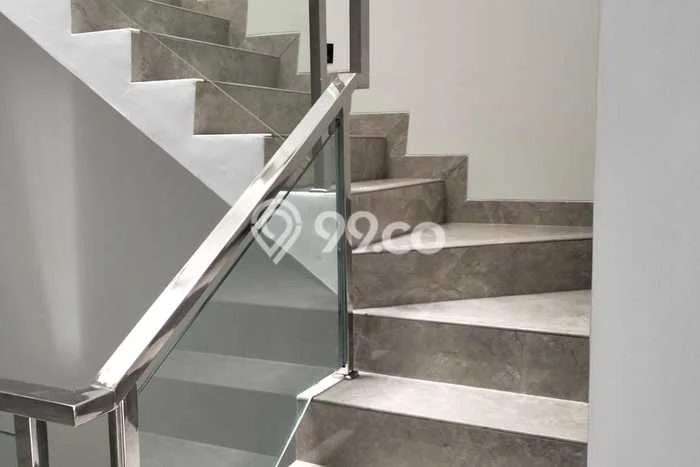 For Sale! Luxury House LT 114m2 Desain Elegan di Sunter For Sale! Luxury House LT 114m2 Desain Elegan di Sunter