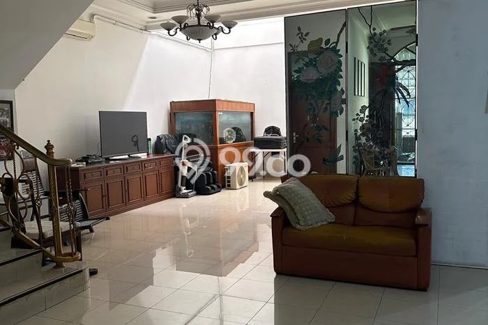 Ready to Use! Luxury House LT 200m2 Desain Modern di Pluit Ready to Use! Luxury House LT 200m2 Desain Modern di Pluit