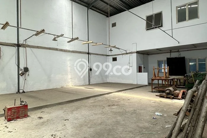 Gudang Disewa di Tangerang dengan LB 550m2 Area Komersial Ramai Gudang Disewa di Tangerang dengan LB 550m2 Area Komersial Ramai
