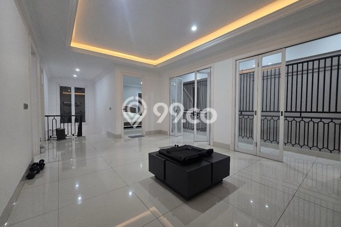 Rumah di , 5 KM, Design Modern, Luas 247m2m² Bangunan 420m2m² Rumah di , 5 KM, Design Modern, Luas 247m2m² Bangunan 420m2m²