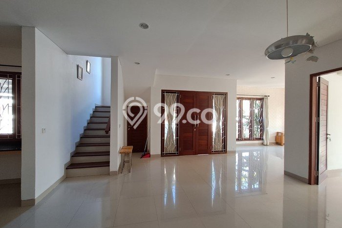 Lokasi terbaik! Rumah siap huni dikontrakkan di Kuta LB 342m2 Lokasi terbaik! Rumah siap huni dikontrakkan di Kuta LB 342m2