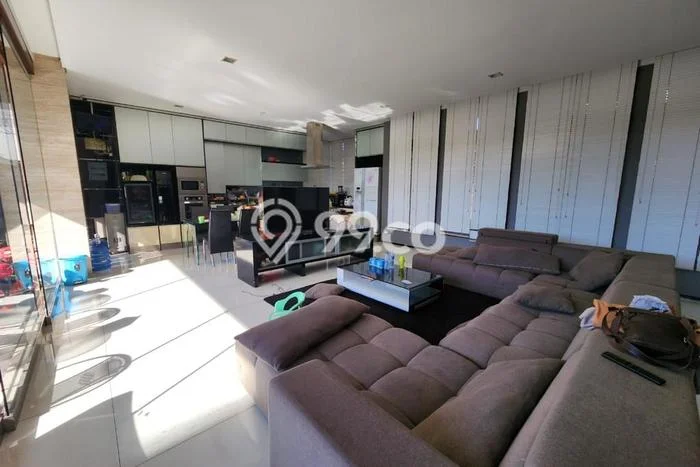 Jual Rumah Luas Elegan Dengan View Cantik di Setra Duta, Bandung Jual Rumah Luas Elegan Dengan View Cantik di Setra Duta, Bandung
