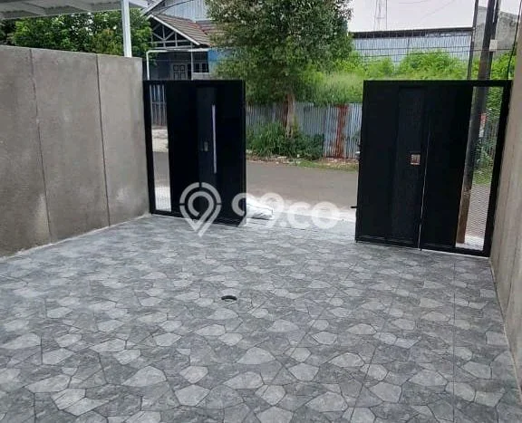 Rumah Mewah LB 150m2 Siap Pakai Desain Elegan di Meruya, Jakarta Barat Rumah Mewah LB 150m2 Siap Pakai Desain Elegan di Meruya, Jakarta Barat
