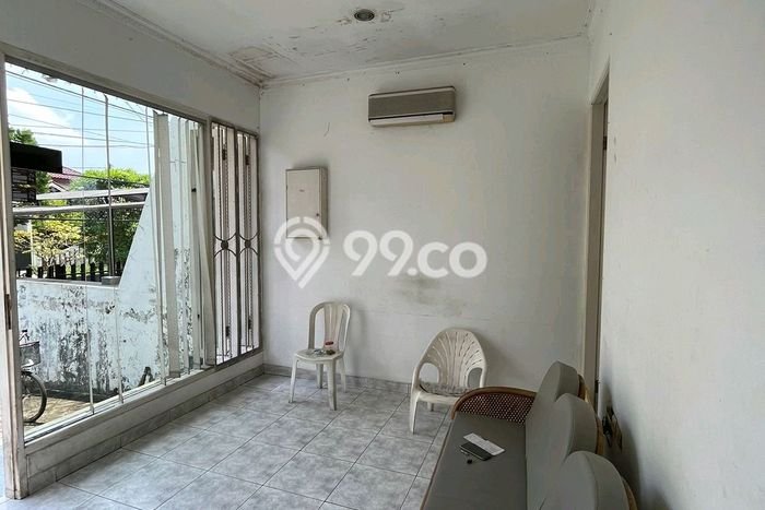Rumah Elit LB 180m2 Siap Pakai Desain Elegan di Joglo, Jakarta Barat Rumah Elit LB 180m2 Siap Pakai Desain Elegan di Joglo, Jakarta Barat
