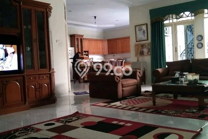 Siap Huni Hunian Elit 5 Kamar di Kebon Jeruk Dekat ke Mana Pun Siap Huni Hunian Elit 5 Kamar di Kebon Jeruk Dekat ke Mana Pun
