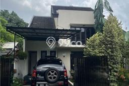 For Sale Rumah 4 Kamar Lokasi Ideal Nyaman dan Strategis di BSD For Sale Rumah 4 Kamar Lokasi Ideal Nyaman dan Strategis di BSD