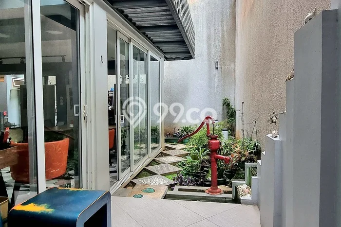 Siap Huni Hunian Elit 6 Kamar di Kebayoran Baru Dekat ke Mana Saja Siap Huni Hunian Elit 6 Kamar di Kebayoran Baru Dekat ke Mana Saja