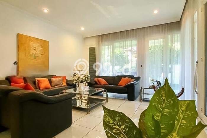 Hunian Elit LB 399m2 Siap Pakai Desain Elegan di Pondok Indah, Jakarta Selatan Hunian Elit LB 399m2 Siap Pakai Desain Elegan di Pondok Indah, Jakarta Selatan
