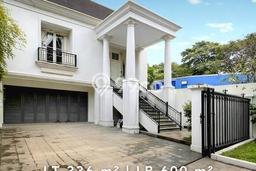 Hunian Mewah Dijual LT 336m2 di Kebayoran Baru, Jakarta Selatan Hunian Mewah Dijual LT 336m2 di Kebayoran Baru, Jakarta Selatan