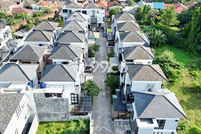 Rumah Mewah LB 245m2 Siap Pakai Desain Elegan di Kemang, Jakarta Selatan Rumah Mewah LB 245m2 Siap Pakai Desain Elegan di Kemang, Jakarta Selatan