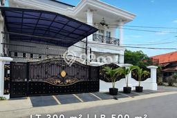 Siap Huni Rumah Mewah 8 Kamar di Tebet Dekat ke Mana Pun Siap Huni Rumah Mewah 8 Kamar di Tebet Dekat ke Mana Pun