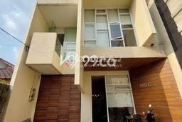 Rumah Strategis Minimalis Lb 250m2 di Jagakarsa, Jakarta Selatan Rumah Strategis Minimalis Lb 250m2 di Jagakarsa, Jakarta Selatan