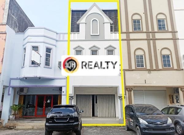 Ruko Dijual di Batam LT 90m2 & LB 270m2 Lokasi Terbaik! Ruko Dijual di Batam LT 90m2 & LB 270m2 Lokasi Terbaik!