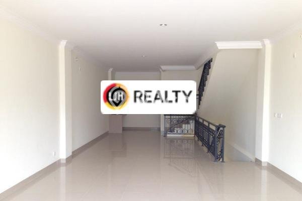 FOR RENT! Ruko di Batam Centre Cocok untuk Bisnis 225m2 FOR RENT! Ruko di Batam Centre Cocok untuk Bisnis 225m2