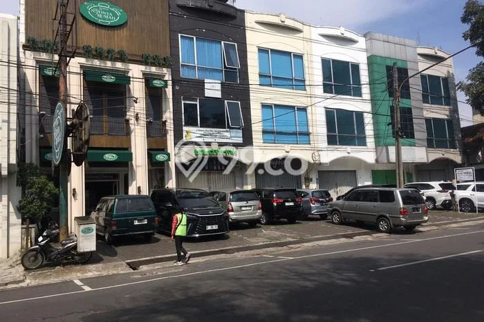 Unit Ruko Dijual di Bandung LT 126m2 & LB 330m2 Unit Ruko Dijual di Bandung LT 126m2 & LB 330m2