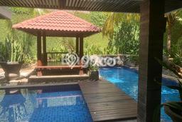 Jual Rumah Mewah Elegan Dengan View Eksklusif di Mayjen Sungkono, Surabaya Jual Rumah Mewah Elegan Dengan View Eksklusif di Mayjen Sungkono, Surabaya
