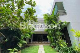 Rumah Luxury Modern Tanpa Renovasi di Manyar Surabaya Rumah Luxury Modern Tanpa Renovasi di Manyar Surabaya