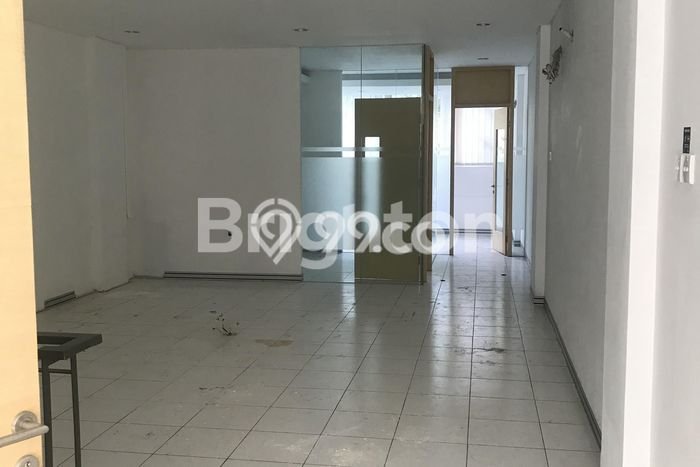 AREA KOMERSIAL! Ruko For Rent Kawasan Rungkut, Luas 374m2m², Akses Utama, Ready Operasi AREA KOMERSIAL! Ruko For Rent Kawasan Rungkut, Luas 374m2m², Akses Utama, Ready Operasi