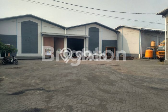 LOKASI STRATEGIS! Gudang di Gresik Kota, Luas 650m2m², Pusat Bisnis, Mainroad LOKASI STRATEGIS! Gudang di Gresik Kota, Luas 650m2m², Pusat Bisnis, Mainroad