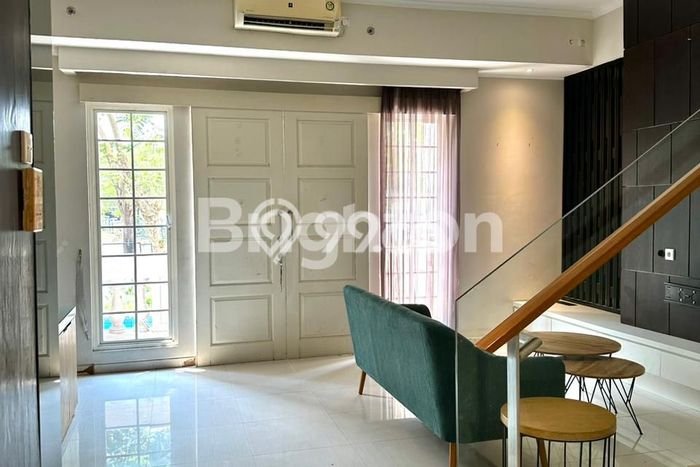 For Rent Apartemen Strategis Kawasan Pakuwon Indah, 2 KM, Luas 145m2m², Best View For Rent Apartemen Strategis Kawasan Pakuwon Indah, 2 KM, Luas 145m2m², Best View
