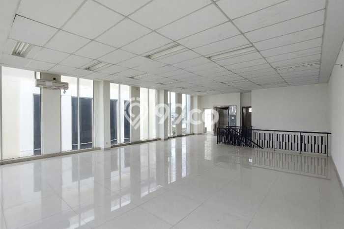 Dijual Kantor di BSD Tangerang Selatan LT 300m2 / LB 1200m2 Dijual Kantor di BSD Tangerang Selatan LT 300m2 / LB 1200m2