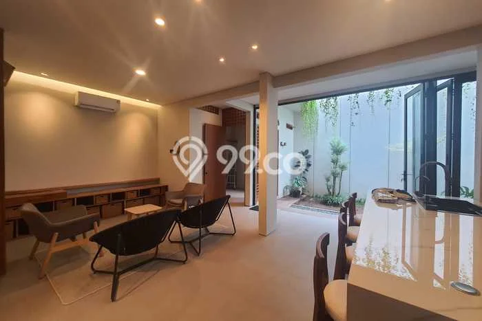 Disewakan Rumah Harga Terjangkau di Kota Wisata Jakarta Timur dengan 4 Kamar Tidur Disewakan Rumah Harga Terjangkau di Kota Wisata Jakarta Timur dengan 4 Kamar Tidur