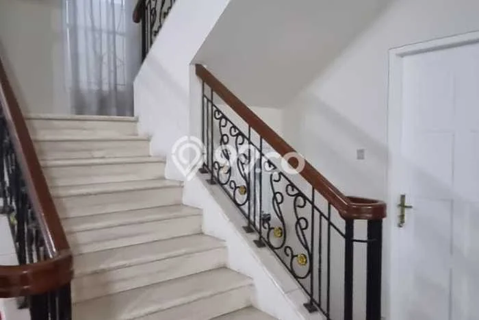 Rumah Mewah Dijual LT 240m2 di Sawangan, Depok Rumah Mewah Dijual LT 240m2 di Sawangan, Depok