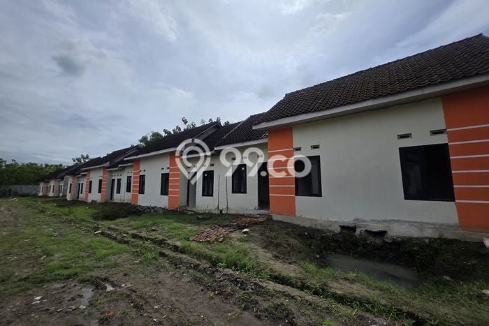 Rumah Sederhana Dijual di Jaten 2 Kamar dengan Luas Tanah 60m2 Rumah Sederhana Dijual di Jaten 2 Kamar dengan Luas Tanah 60m2