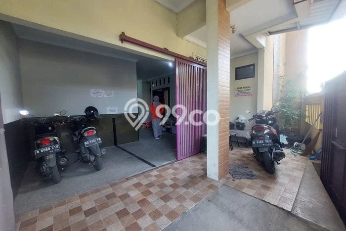 Dijual Segera Kost 10 Kamar, 10 Kamar Mandi di Kartasura, Sukoharjo, Luas 210m2 Dijual Segera Kost 10 Kamar, 10 Kamar Mandi di Kartasura, Sukoharjo, Luas 210m2