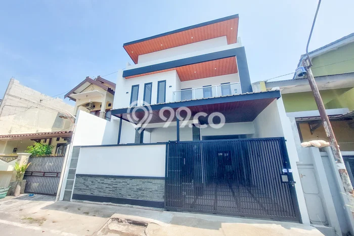 Rumah Strategis Minimalis Lb 200m2 di Colomadu, Karanganyar Rumah Strategis Minimalis Lb 200m2 di Colomadu, Karanganyar