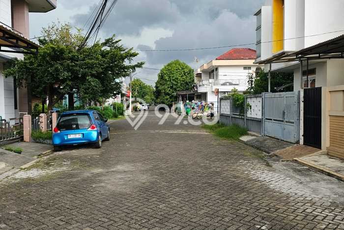 Hunian Mewah LB 200m2 Siap Huni Desain Elegan di Batu Ceper, Tangerang Hunian Mewah LB 200m2 Siap Huni Desain Elegan di Batu Ceper, Tangerang