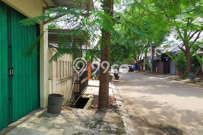 Ruko Lokasi Strategis di Cibubur, Luas 85m², Mainroad Ruko Lokasi Strategis di Cibubur, Luas 85m², Mainroad