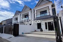 Siap Huni Hunian Elit 5 Kamar di Cilandak Dekat ke Mana Pun Siap Huni Hunian Elit 5 Kamar di Cilandak Dekat ke Mana Pun